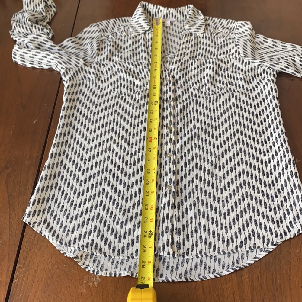 24:03 - Candies Button Down Blouse w/cut out shoulder - Picture 12 of 16